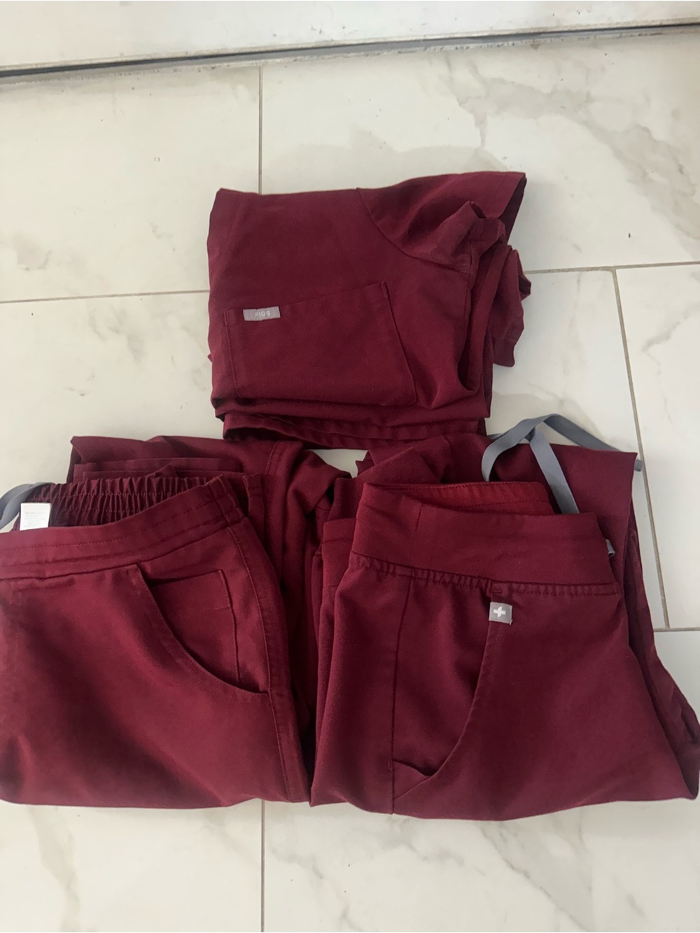 Figs Maroon Women's Jogger Sweatpants Set